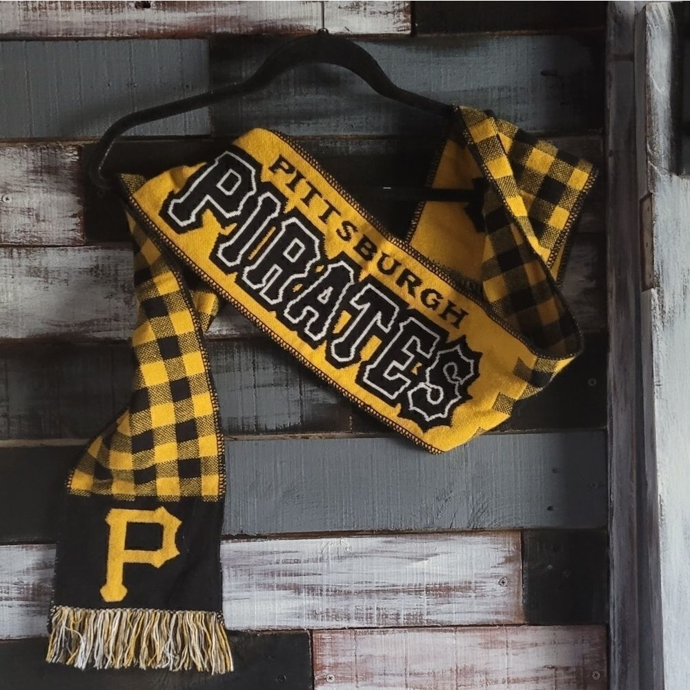 Black and Gold MLB Pittsburgh Pirates Winter Scarf